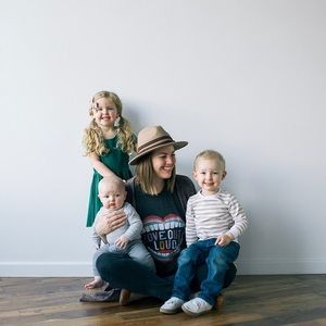 Meet your Posher, Elizabeth